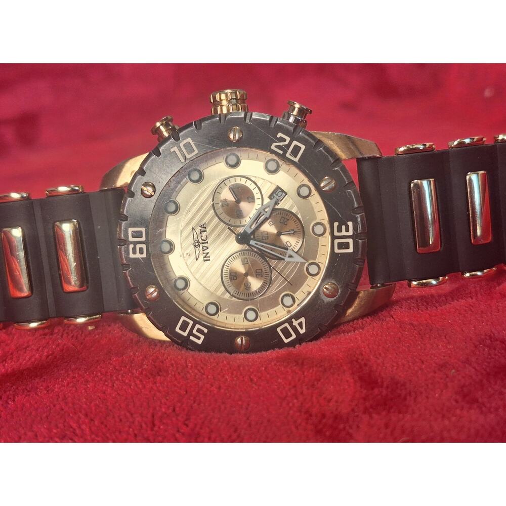 Invicta Pro Diver 20281 Chronograph Watch Quartz Black Gold 100M Date -READ! - Picture 2 of 8
